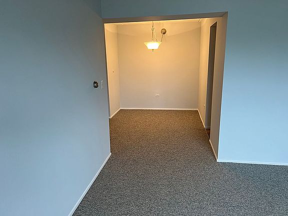 4th image of 841 N York St APT 316