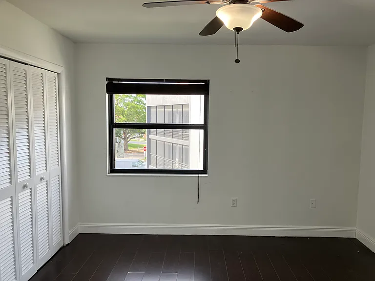 4060 N Hills Dr #31 — Photo 10