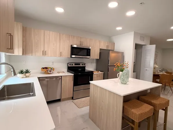 7887 W 6th Ave #C, Hialeah, FL 33014