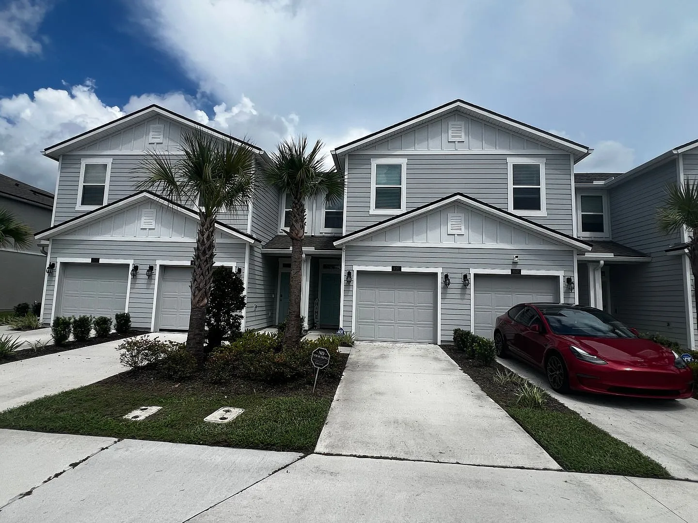 Beautiful 2024-Built 3-Bedroom Townhome with Pond View & Garage! — Photo 2