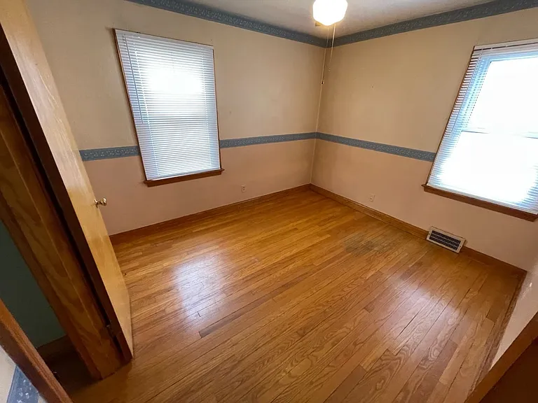 325 Webbmont Cir — Photo 14