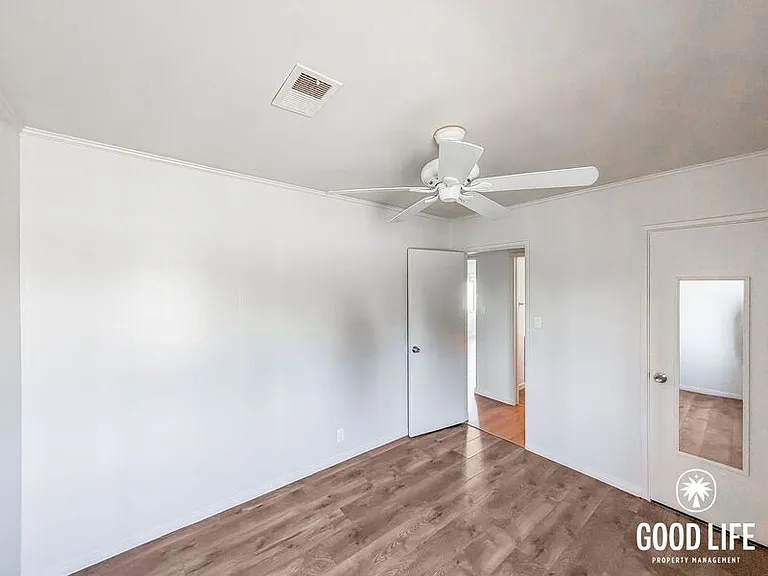 3895 King St — Photo 7