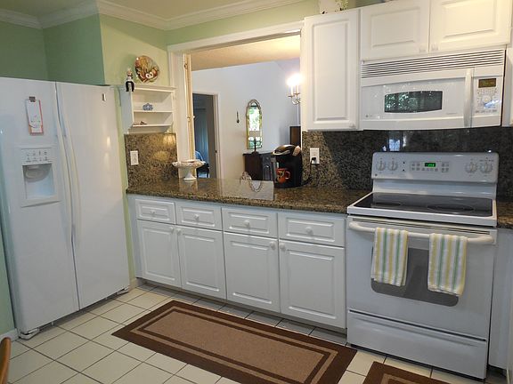 4th image of 365 Deer Creek Wildwood Ln E