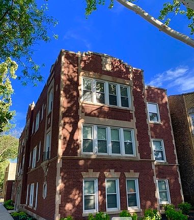 2nd image of 3321 W Catalpa Ave #G