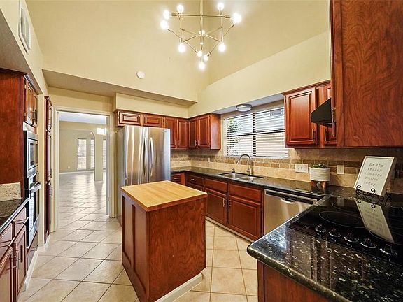 3rd image of 3806 Village Oaks Dr