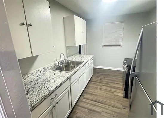 1526 Dade St — Photo 3