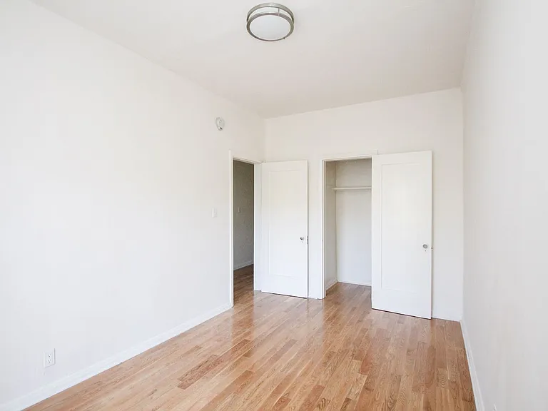 367 N Orange Grove Ave — Photo 8