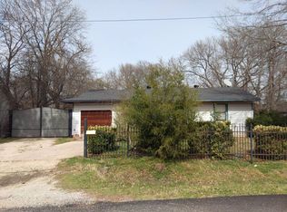 111 Gordon Dr, Terrell, TX 75160