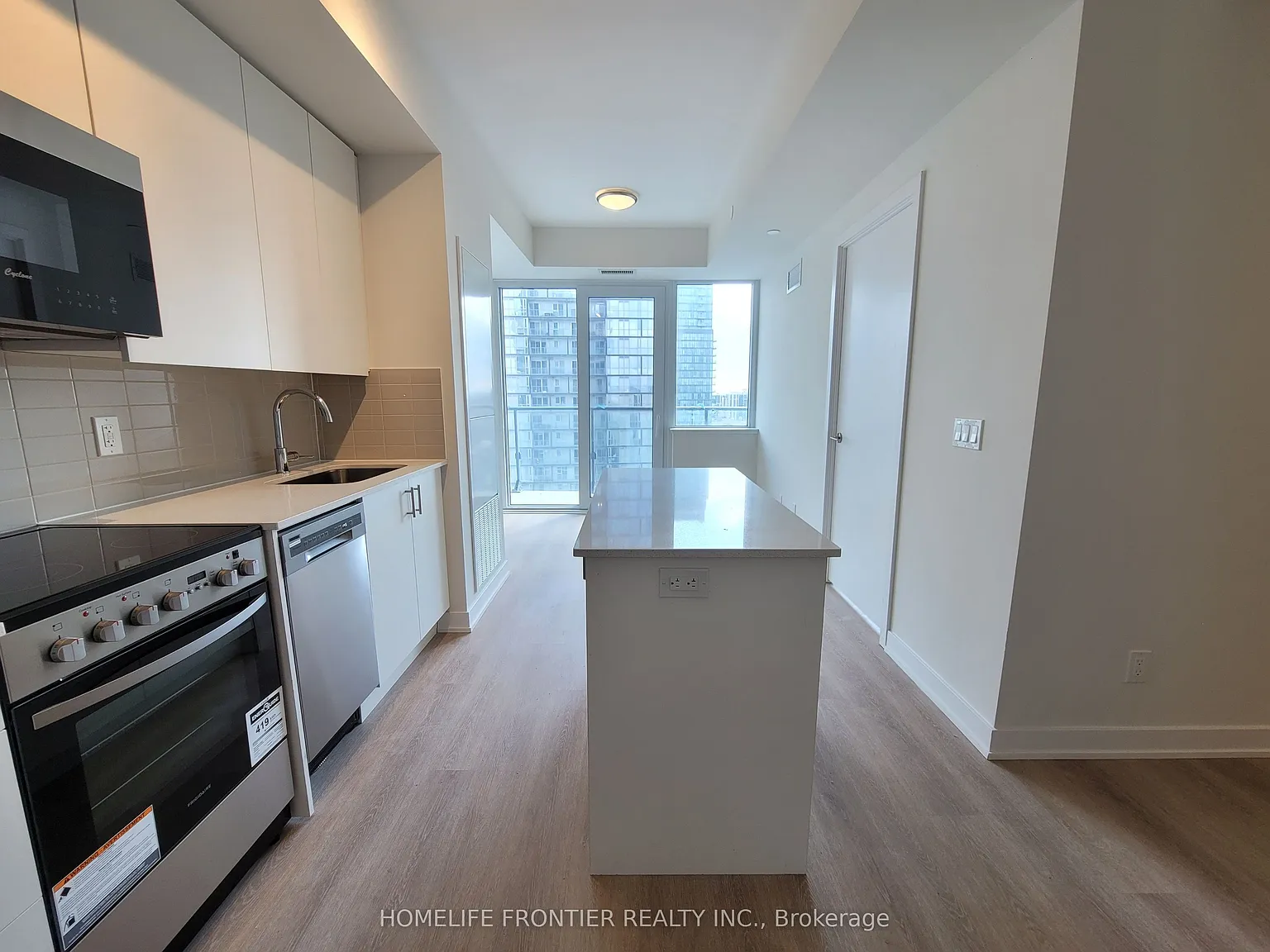 Ellie Condo — Photo 2