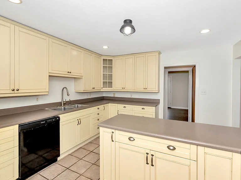 607 Bob Wallace Ave SW — Photo 21