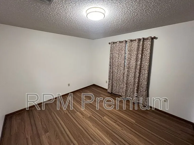 13936 Cayuga Dr — Photo 39