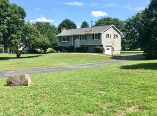 9 Cold Spring Ln, Hadley, MA 01035