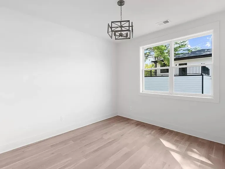 2321A Carter Ave — Photo 38