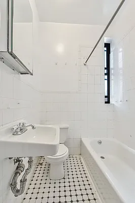 Rented by Aryeh Realty | media 19