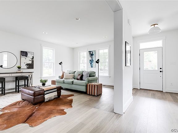 5th image of 1028 W 48th St