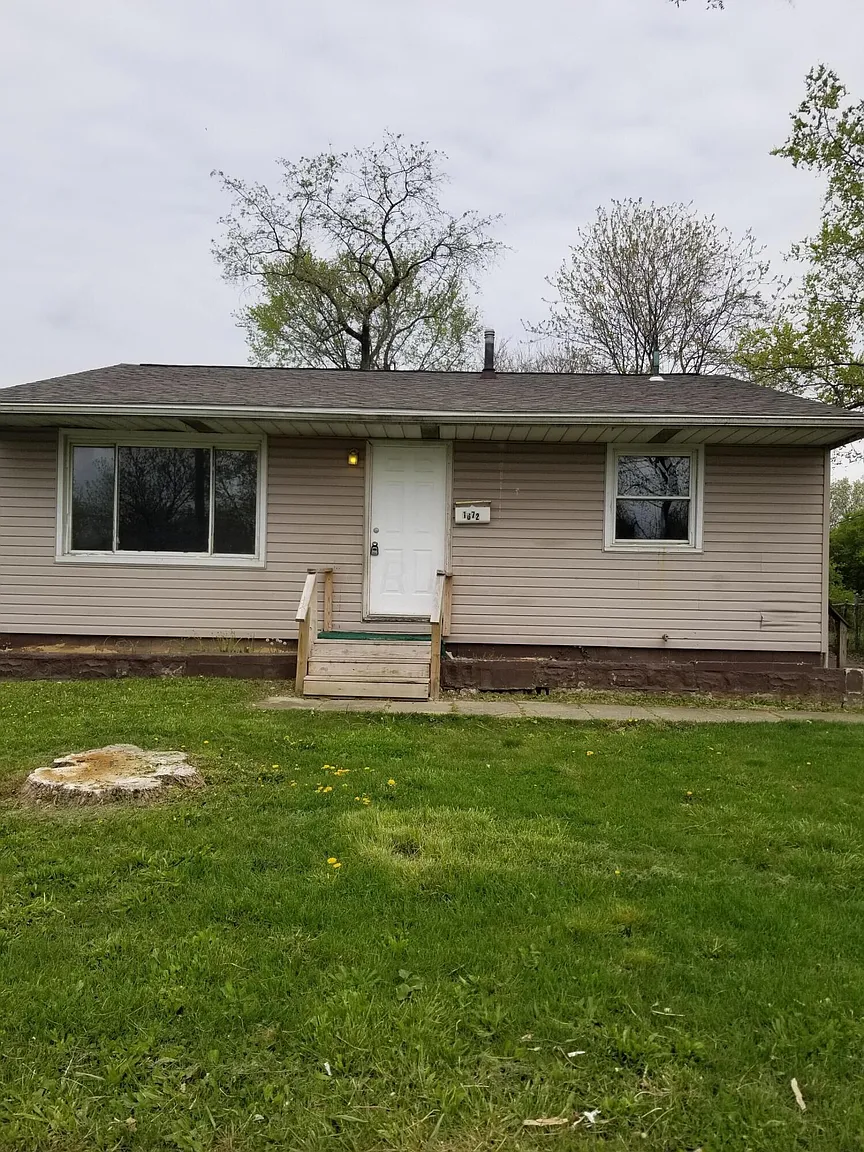 1672 Burley Dr photo 1