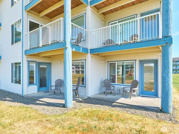 210 26th Street NW #201/2, Long Beach, WA 98631