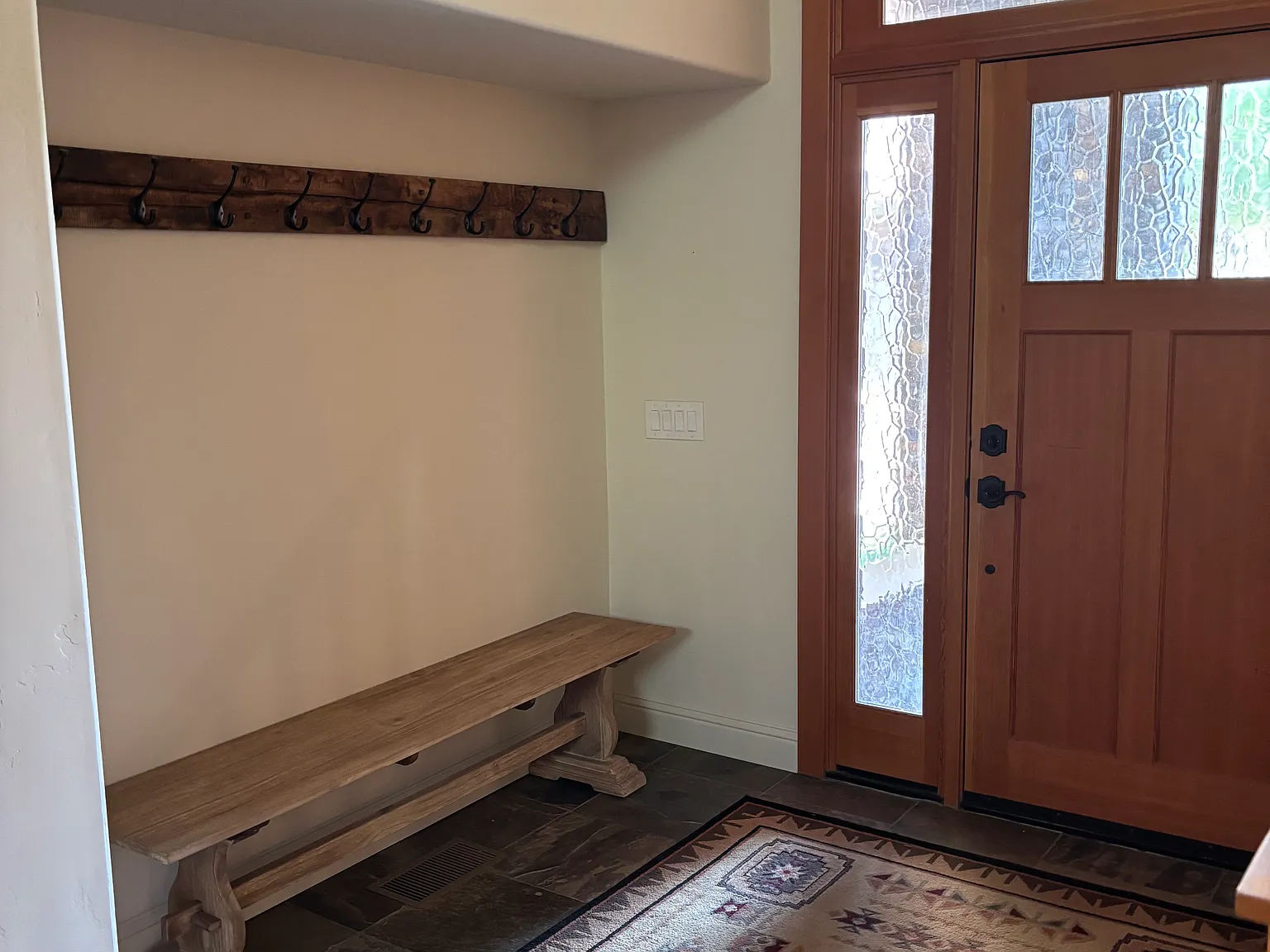 3 bed, 2.5 bath, 2565 sqft, $6,800 — Photo 4
