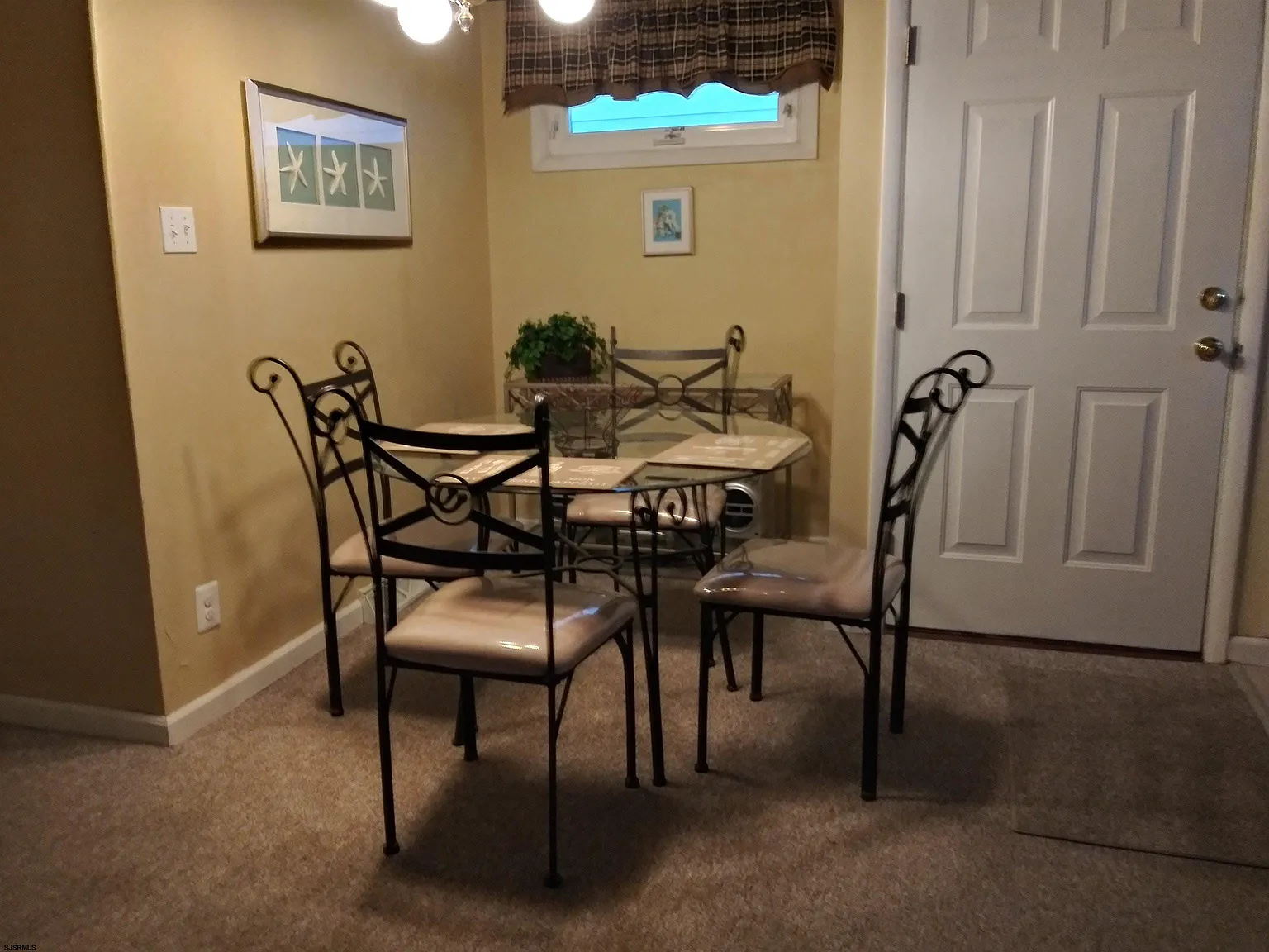 3 bed, 2.0 bath, $19,000 — Photo 4