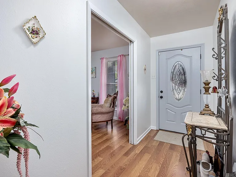1891 Erlanger Dr — Photo 2
