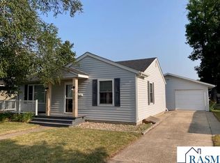 723 E 2nd St, Redwood Falls, MN 56283