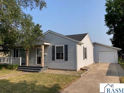 723 E 2nd St, Redwood Falls, MN, 56283