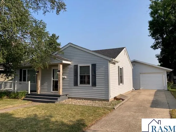 723 E 2nd St, Redwood Falls, MN 56283