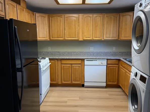 32 W 7th St #C, Tracy, CA 95376