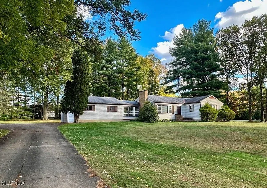 1724 Portal Dr NE photo 1