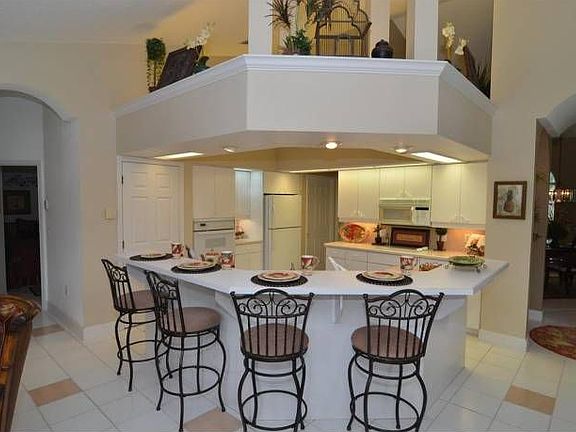 Large Kitchen with island