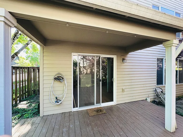 6049 NE Kettering St — Photo 35
