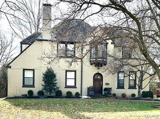 54 Claverach Dr, Saint Louis, MO 63105