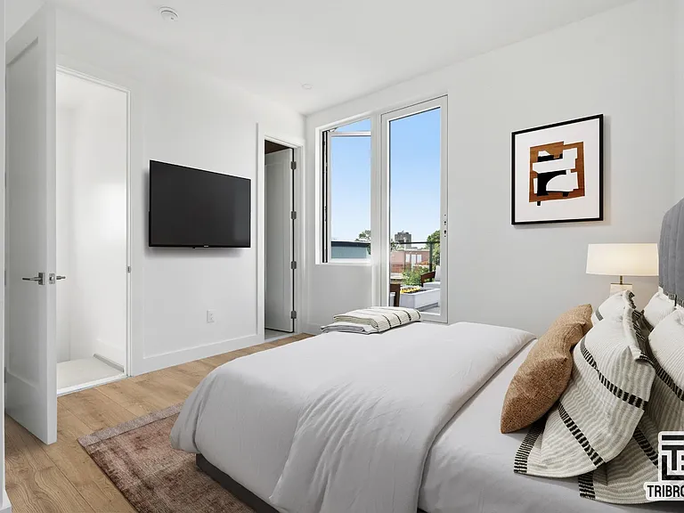 461 Lexington Ave #4 — Photo 9