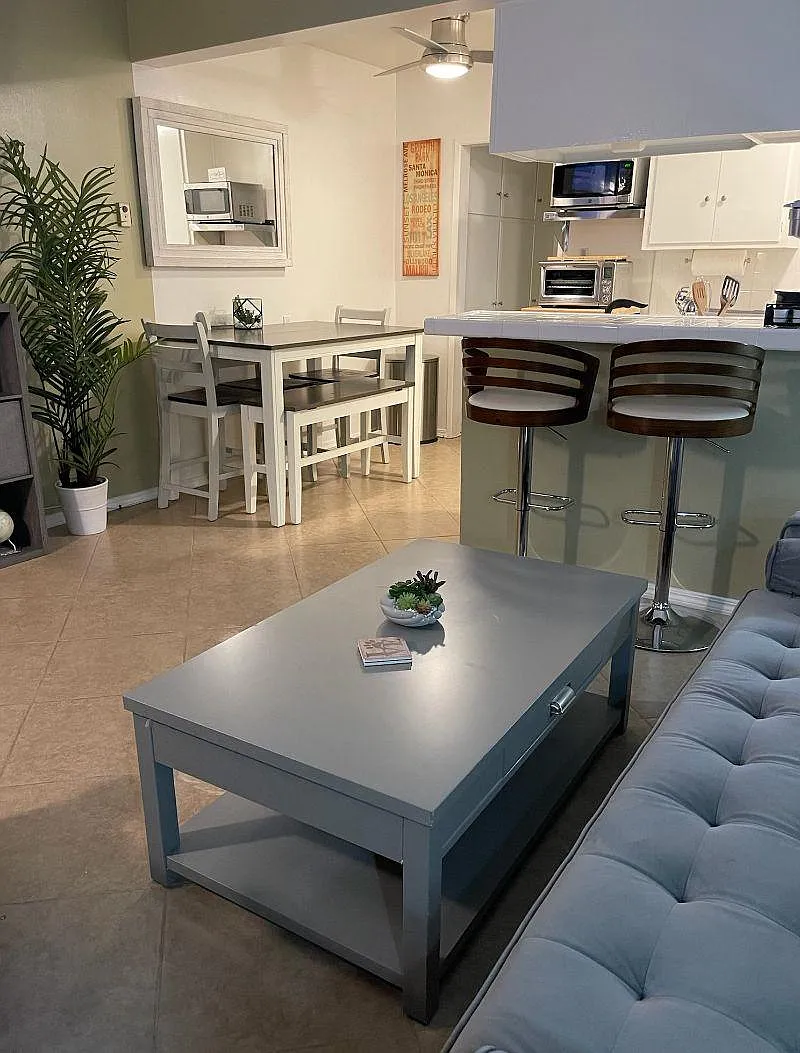 1 bed, 580 sqft, $2,400 — Photo 2