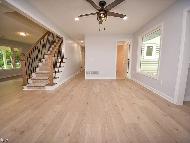 263 Cardinal Dr — Photo 8