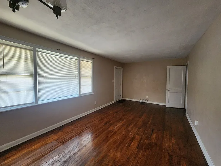 3128 Carver St — Photo 13