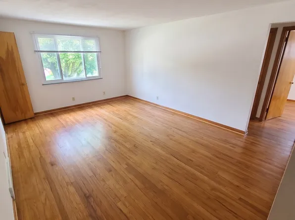 476 Graham Rd #4, Cuyahoga Falls, OH 44221