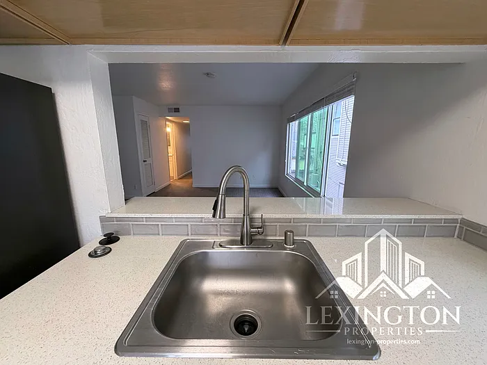 2325 I St #4 — Photo 11