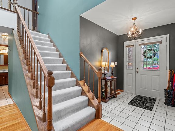 2nd image of 23W505 Green Trails Dr