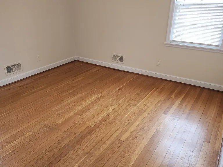 3843 Plantation Rd NE — Photo 4