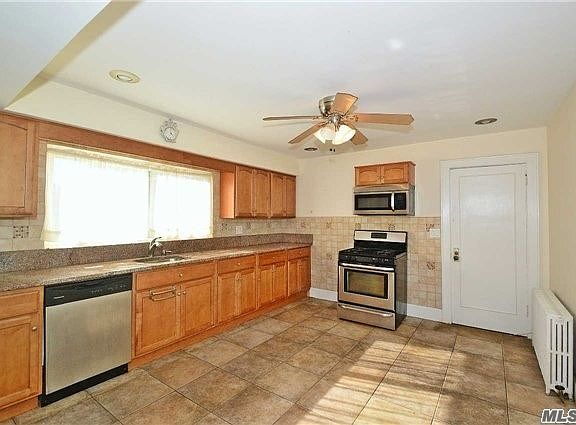 5th image of 96 Denton Ave