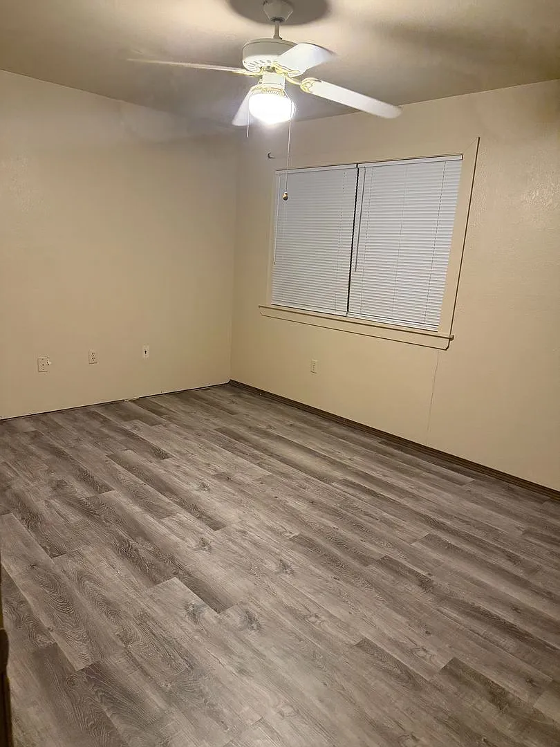 Woodgate Apartments — Photo 4