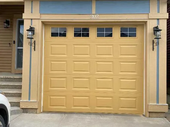 302 W Auburn Crest Way SE, Calgary, AB T3M 1T2