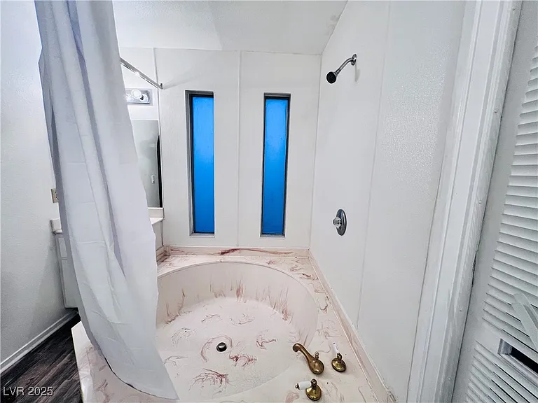 5048 Spencer St #C — Photo 10