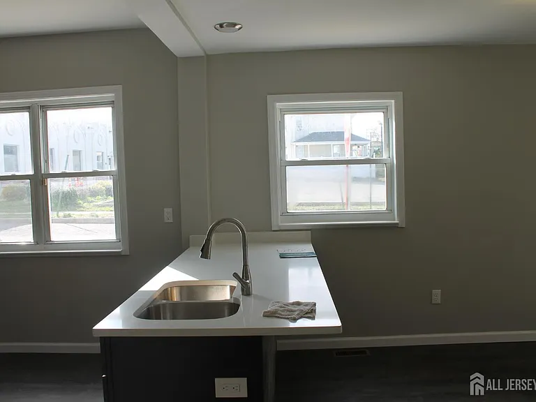 519 Roosevelt Ave #2 — Photo 7