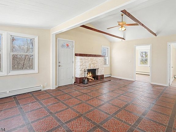 5th image of 10 Berton Rd