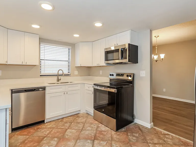 11504 Robles Del Rio Pl — Photo 8