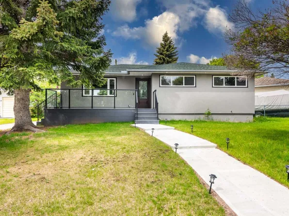 45 Westover Dr SW, Calgary, AB T3C 2S5