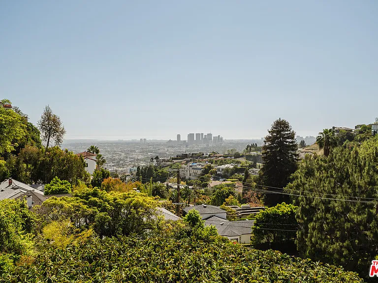 8706 Sunset Plaza Pl — Photo 34