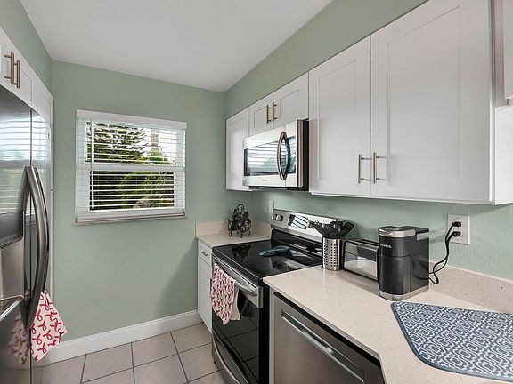 5th image of 1176 Bayshore Dr